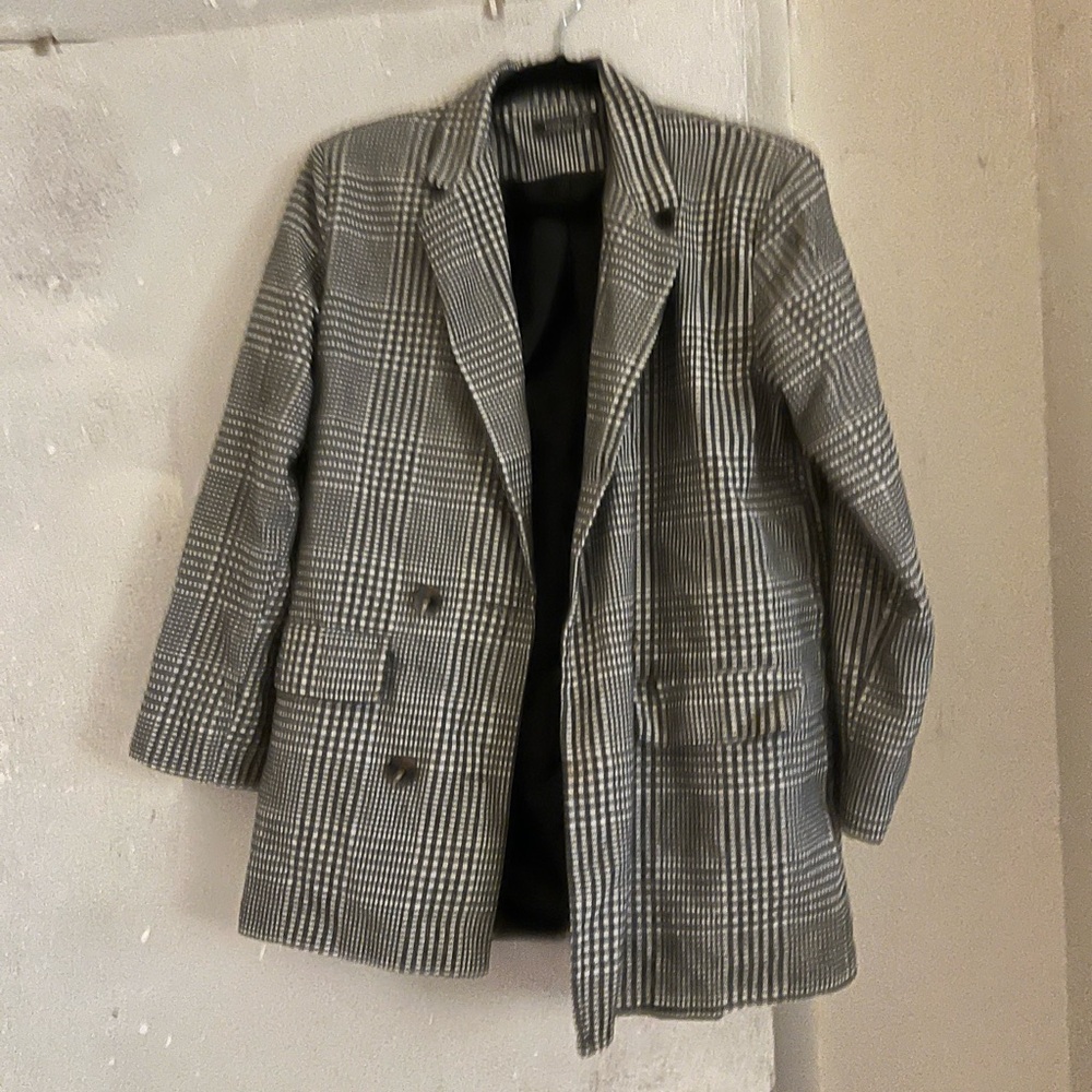 BOOHOO BLAZER✨ - Picture 2 of 2